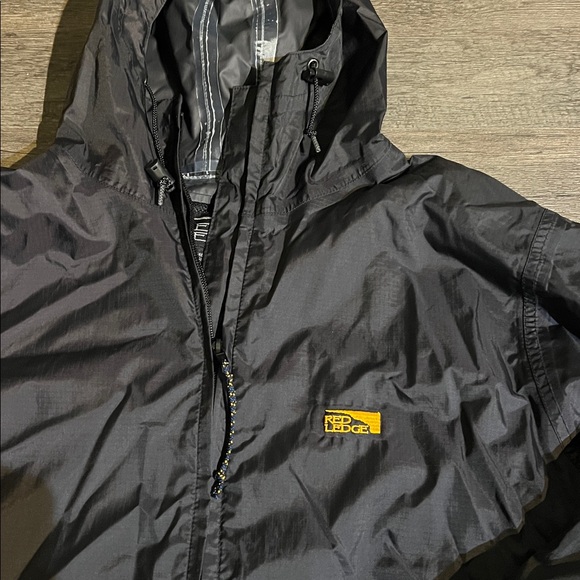 Red Ledge Rain jacket - Picture 2 of 5
